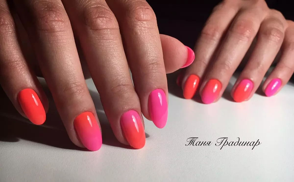 Röd-rosa manikyr (26 foton): Nail design idéer 17196_14