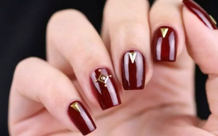 Marsala color manicure (60 photos): Nail design with Marsala varnish, ideas for wedding manicure 17204_12