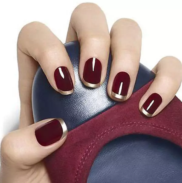 Marsala Couleur Manucure (60 photos): Design de ongles avec vernis de Marsala, idées de manucure de mariage 17204_26