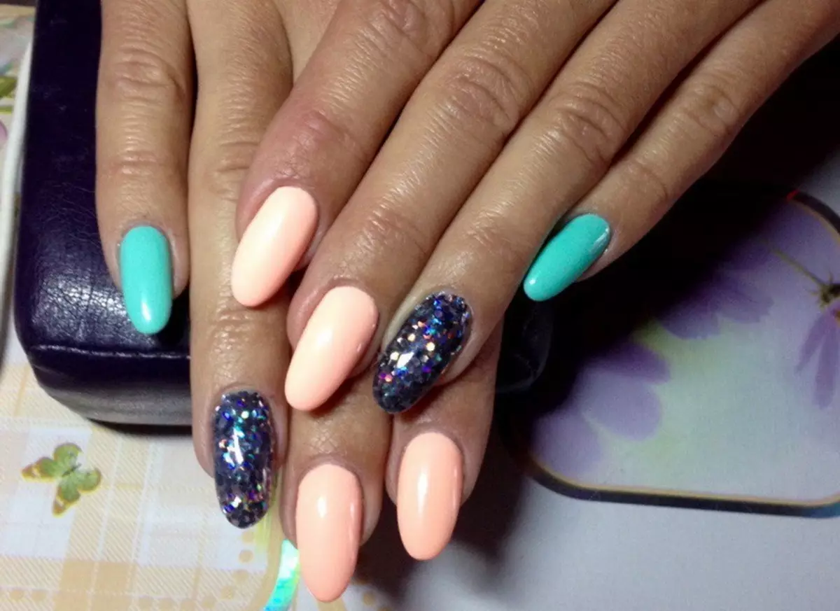 Amashaza Manicure (Amafoto 86): Igishushanyo mbonera cyamabara yumusumari, ifu yitonda manicure matte 17211_24