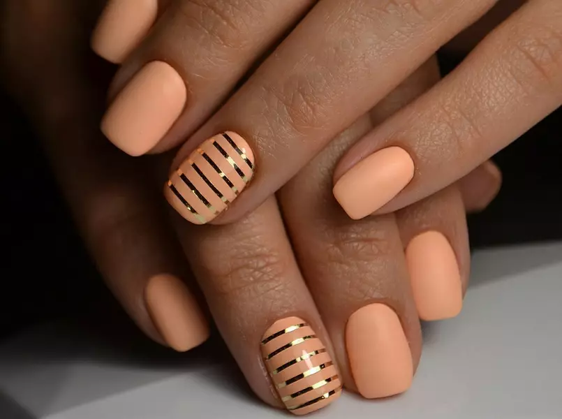 Peach Manicure (86 fotografií): Bright Peach-farebný dizajn nechtov, jemný práškový manikúra Matte lak 17211_32