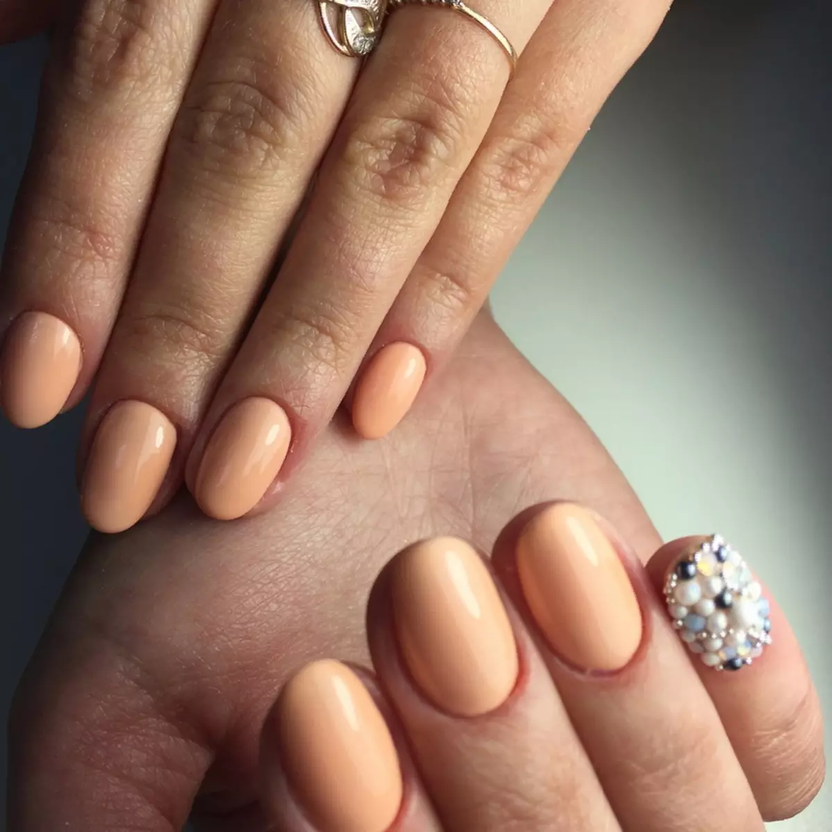 Peach Manicure (86 Foto): Desain Nail Kuku Cerah, Wêdakakêna Manikur Matia Matia Varnish 17211_59