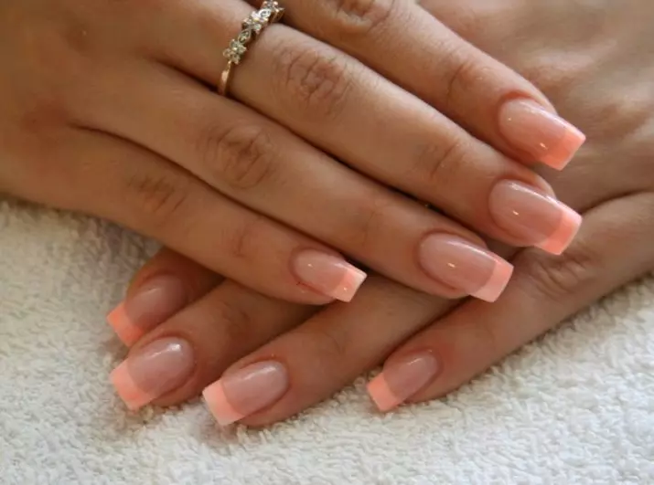 Peach Manicure (86 myndir): Björt ferskja-lituð naglihönnun, blíður duft manicure matt lakki 17211_70