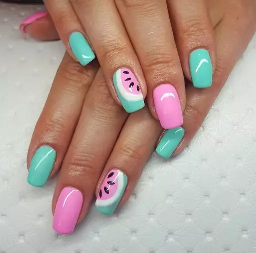 Mint-Umutuku Manicure (Amafoto 40): Mint Ibara ryimisumari 17215_31