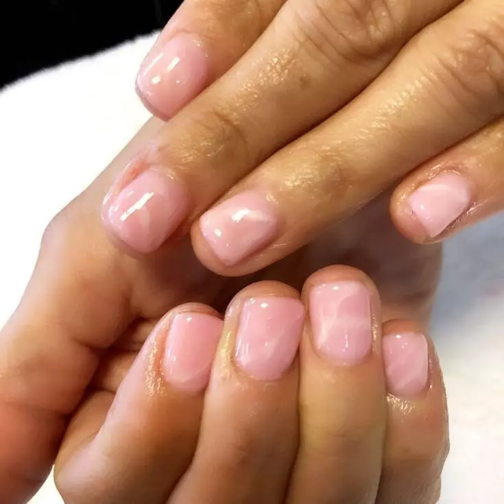 manicure នៅក្នុងពណ៌ pastel (117 រូបថត): ការរចនាចម្រុះក្រចកខ្លីនៃក្រចកខ្លីនៅក្នុងស្រមោល manoryuce ដ៏ស្រស់ស្អាតនៅក្នុងពណ៌ 17216_42