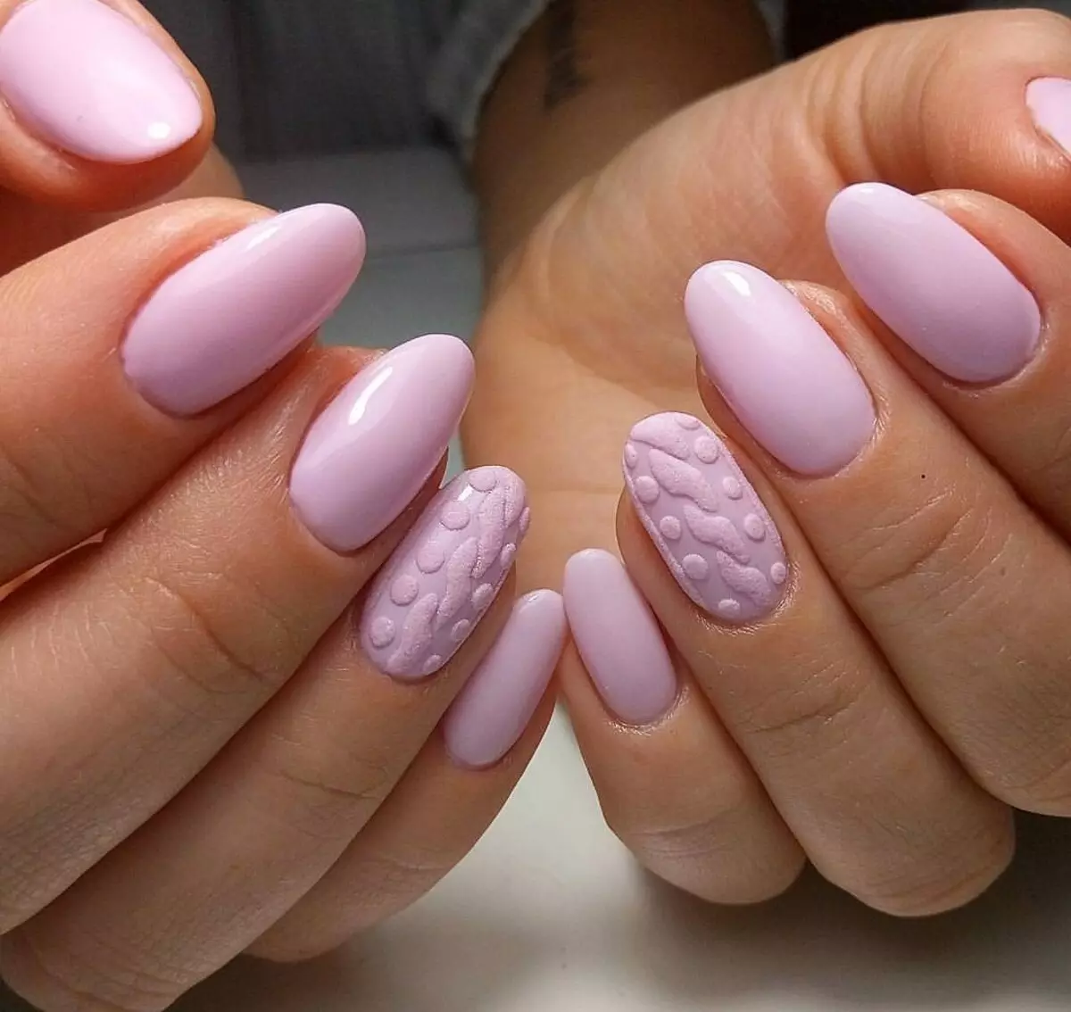 manicure នៅក្នុងពណ៌ pastel (117 រូបថត): ការរចនាចម្រុះក្រចកខ្លីនៃក្រចកខ្លីនៅក្នុងស្រមោល manoryuce ដ៏ស្រស់ស្អាតនៅក្នុងពណ៌ 17216_63