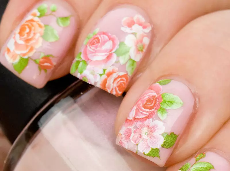 manicure នៅក្នុងពណ៌ pastel (117 រូបថត): ការរចនាចម្រុះក្រចកខ្លីនៃក្រចកខ្លីនៅក្នុងស្រមោល manoryuce ដ៏ស្រស់ស្អាតនៅក្នុងពណ៌ 17216_69