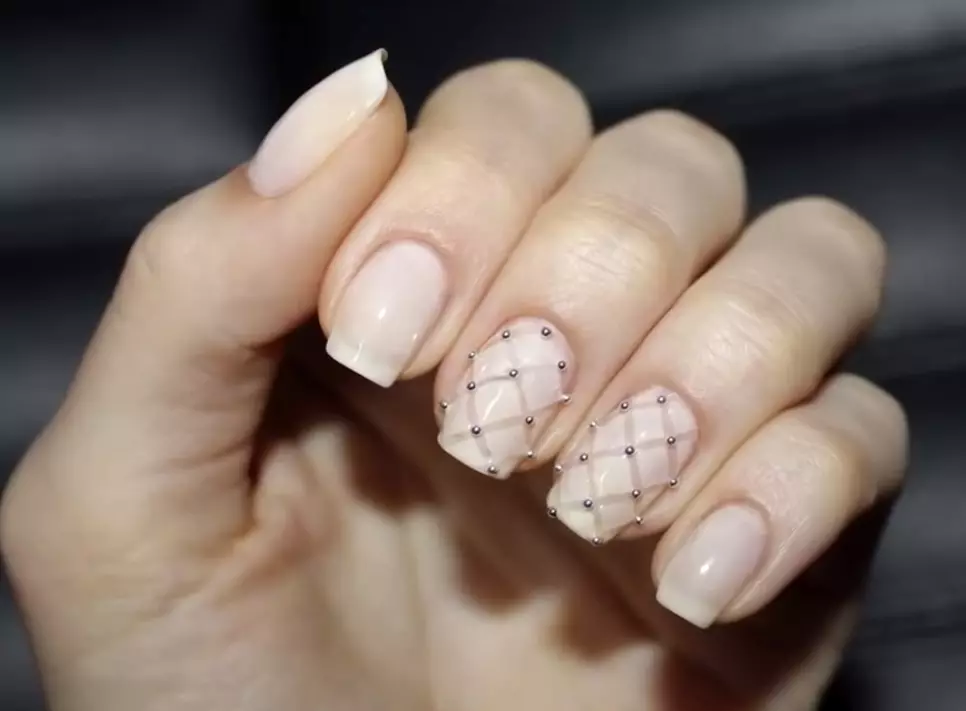 manicure នៅក្នុងពណ៌ pastel (117 រូបថត): ការរចនាចម្រុះក្រចកខ្លីនៃក្រចកខ្លីនៅក្នុងស្រមោល manoryuce ដ៏ស្រស់ស្អាតនៅក្នុងពណ៌ 17216_80