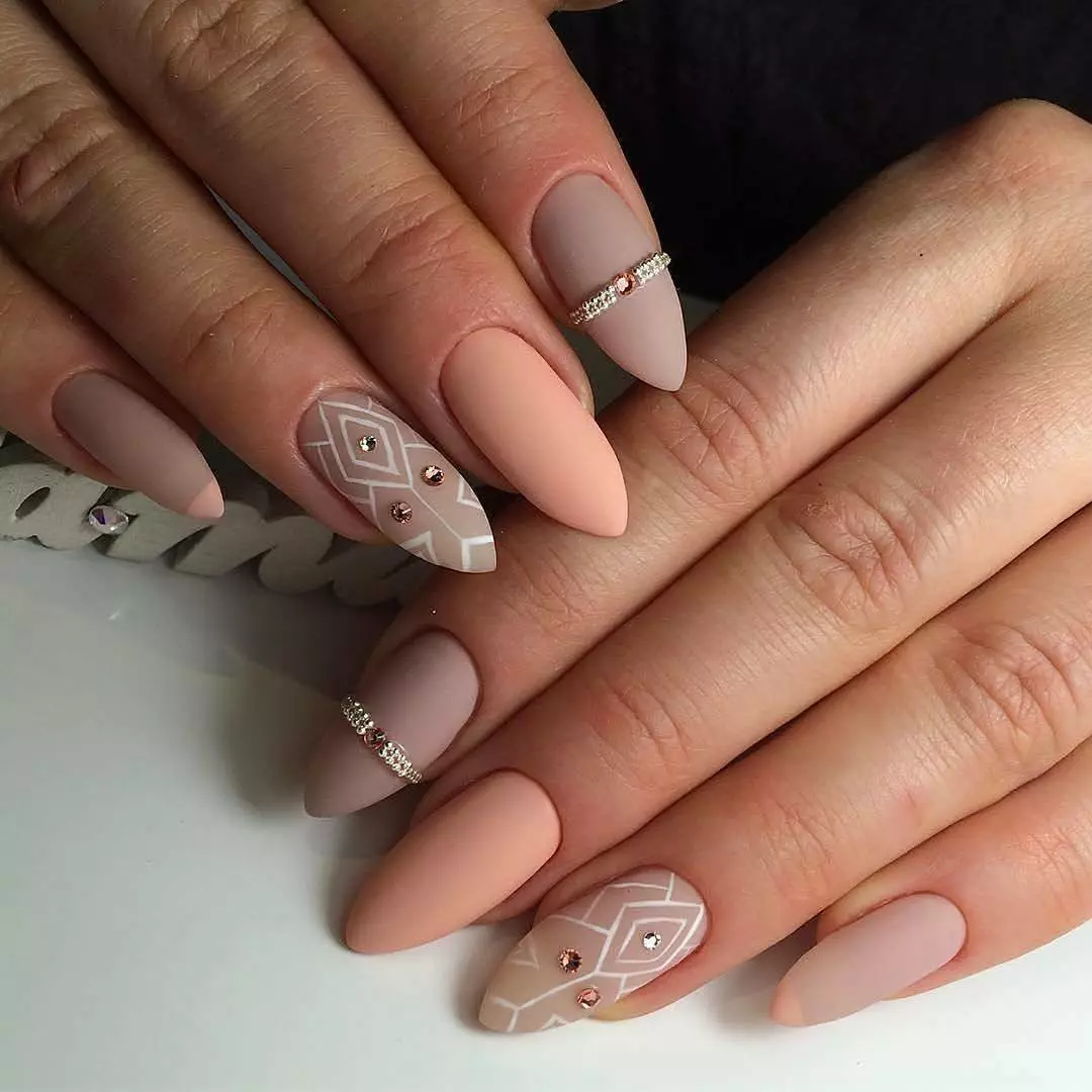 Manicure w pastelowych kolorach (117 zdjęć): Delikatny wielokolorowy projekt krótkich paznokci w pastelowych odcieniach, piękne pomysły na manicure w kolory pastelowe 17216_84