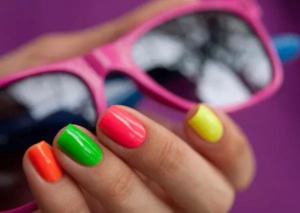 Uñas de ácido (49 fotos): diseño de manicura y color brillante 17219_5
