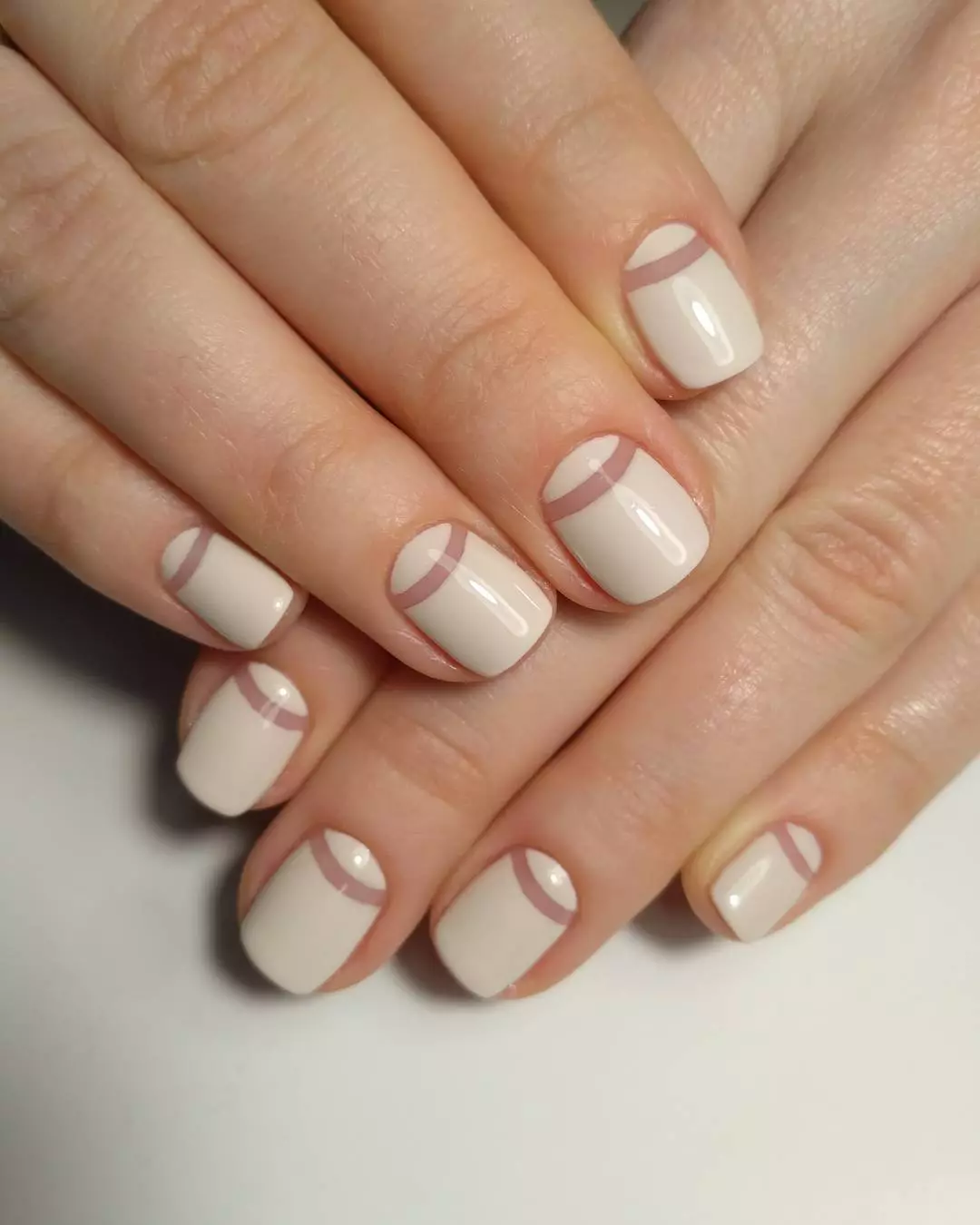 Beige-Pink Manicure (26 bilder): Nail Design Ideas 17225_10