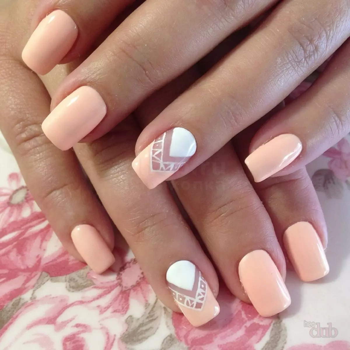 Kuning air-Pink Manicure (26 foto): Idea Nail Design 17225_15