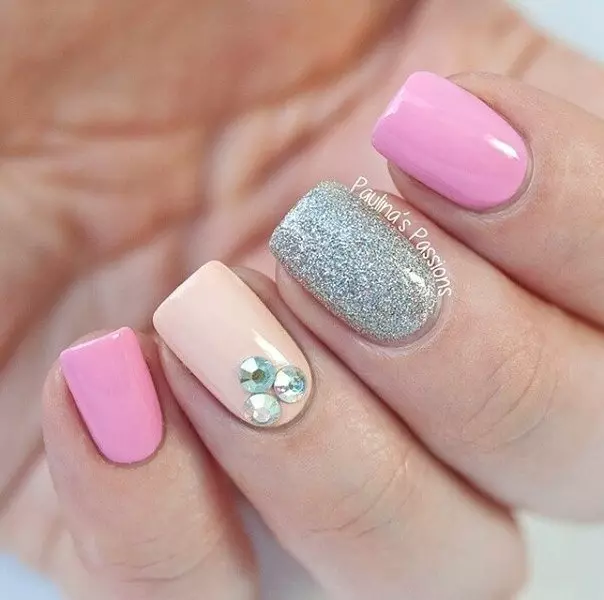 Beige-Pink Manicure (26 bilder): Nail Design Ideas 17225_18