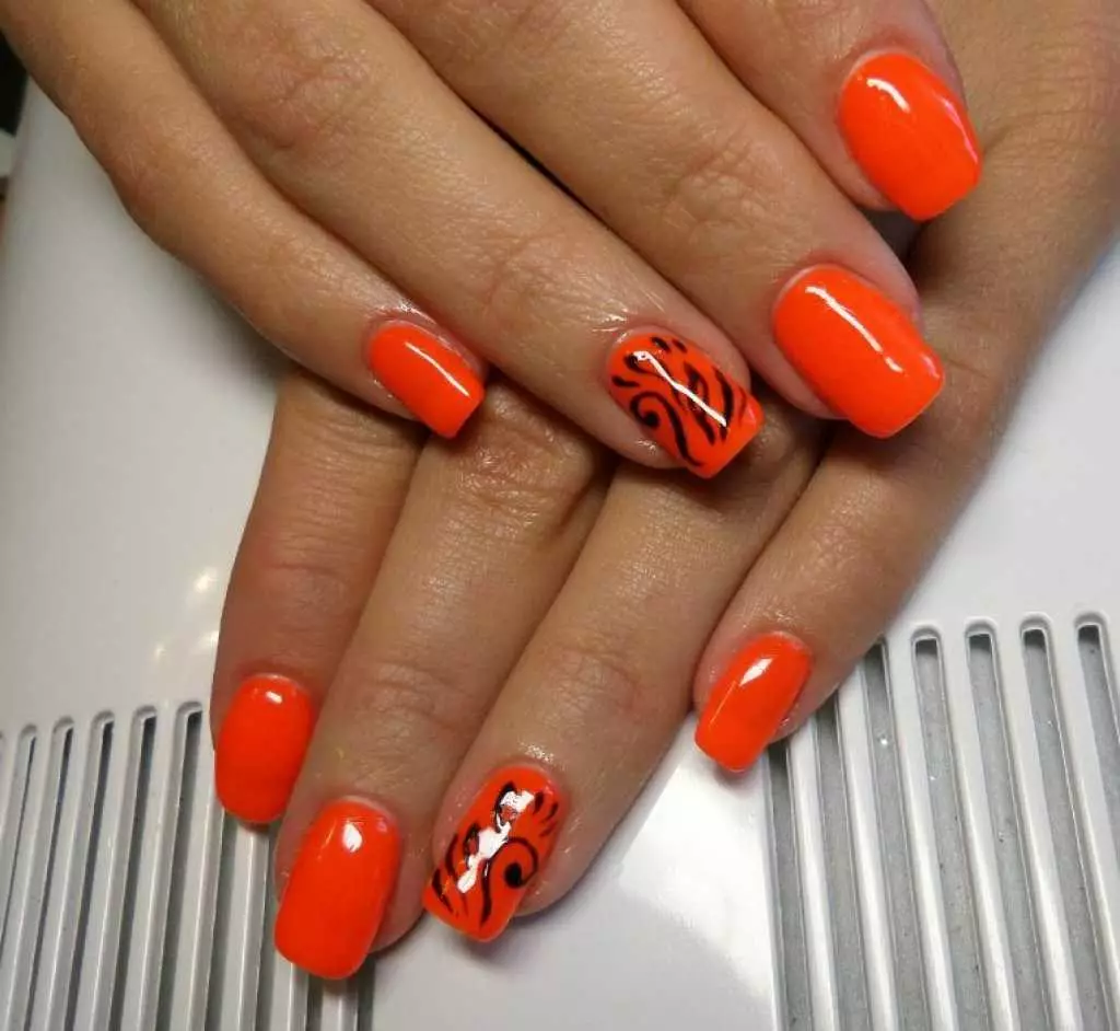 Дизайн на портокалови нокти (57 снимки): Маникюр с кристали и пайети в теракота, моркови и червени тонове 17227_31