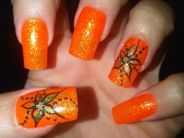 Дизайн на портокалови нокти (57 снимки): Маникюр с кристали и пайети в теракота, моркови и червени тонове 17227_38