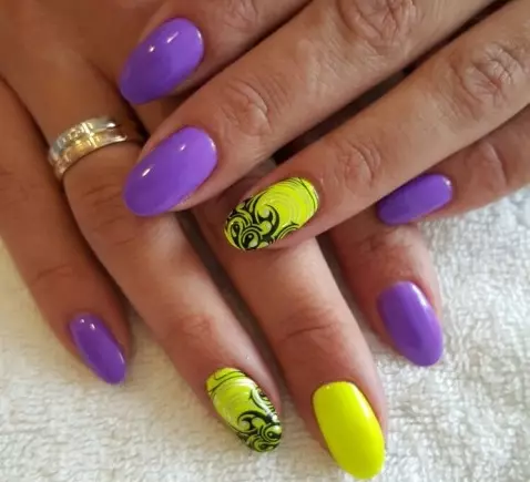 Yellow-purple manicure (53 mga larawan): Mga halimbawa ng disenyo ng kuko sa kulay ng lilac na may dilaw 17229_7