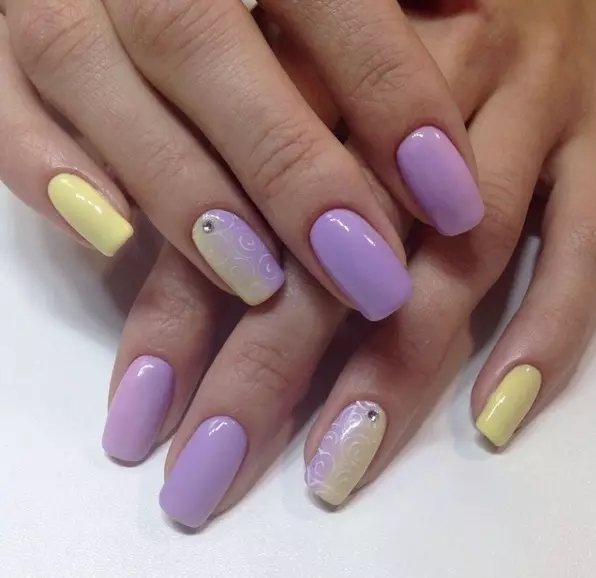 Жовто-фіолетовий манікюр (53 фото): приклади дизайну нігтів в бузковому кольорі з жовтим 17229_9