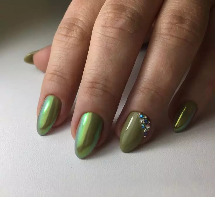 Olive Manicure (32 myndir): Nagli Hönnun Hugmyndir ólífuolía 17233_31