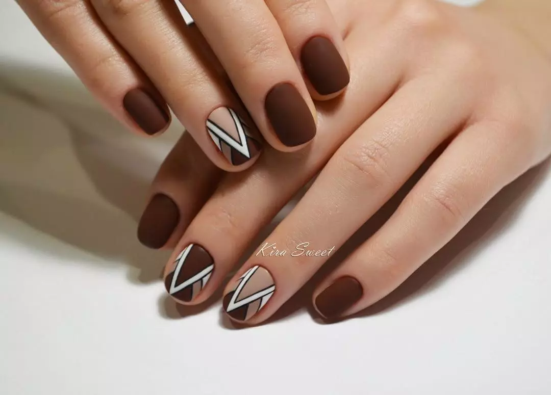 Chokolade Manicure (54 billeder): Nail Design med chokoladefarve med tegninger 17239_23