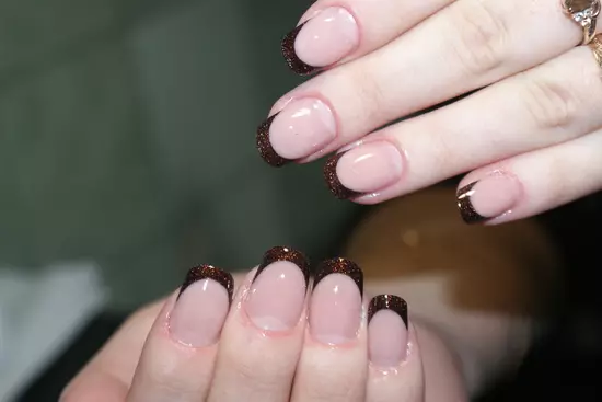 巧克力修指甲（54张照片）：钉子设计与巧克力颜色与图纸 17239_31