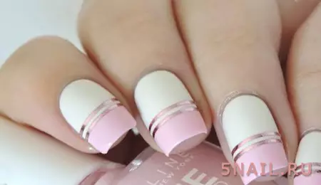 manicure Branco-rosa (61 fotos): design de unhas com gradiente e strass, as ideias de criação de Ombre e Franch 17243_11