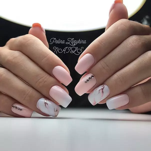 Manicure White-pink (foto 61): ntu na-eme ihe na gradient na rhinestones, echiche nke ịmepụta Ombre na Franch 17243_22