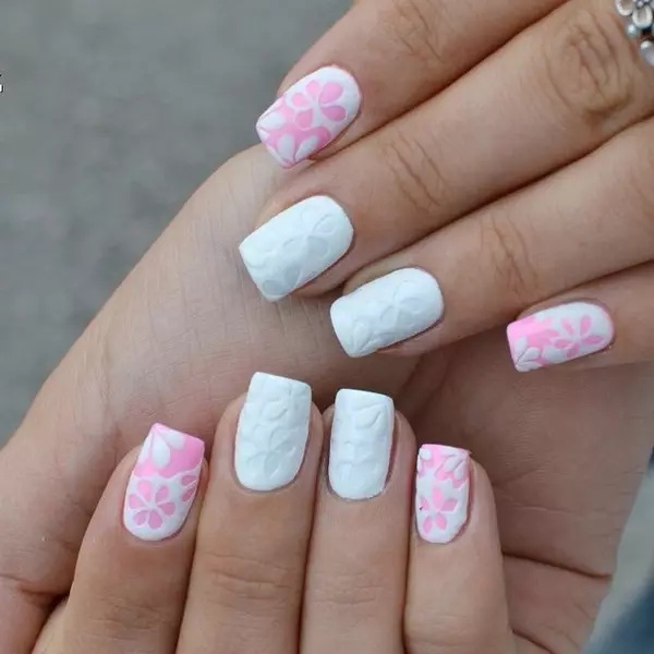 Manicure White-pink (foto 61): ntu na-eme ihe na gradient na rhinestones, echiche nke ịmepụta Ombre na Franch 17243_49
