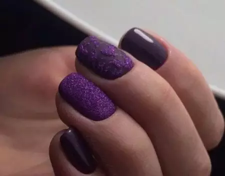 紫色修指甲（109張照片）：釘子裝飾清漆黑暗和白色紫色，美麗的修指甲ombre 17245_105