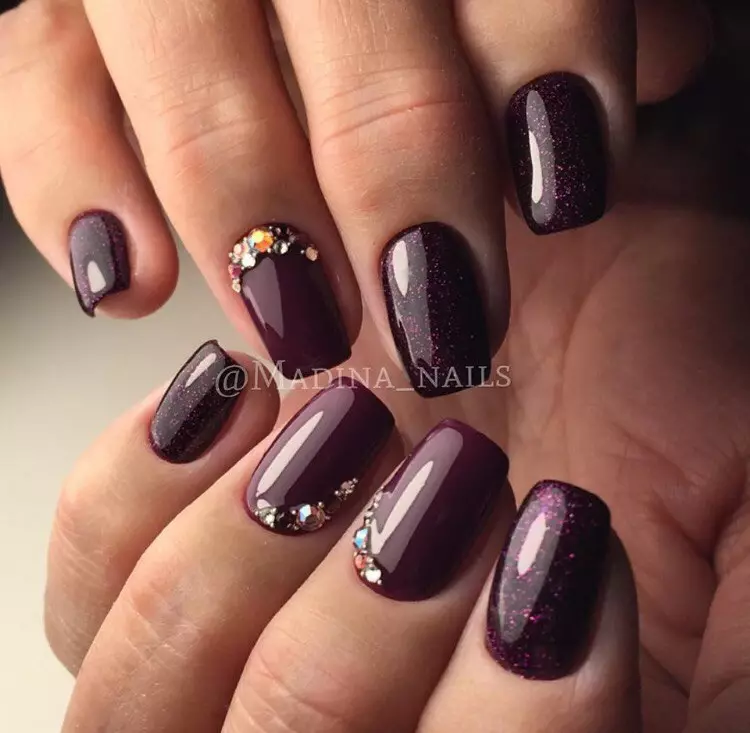 manicure stimplant (រូបថត 40 សន្លឹក): ការរចនាក្រចកពណ៌ពងក្រោះ 17249_8