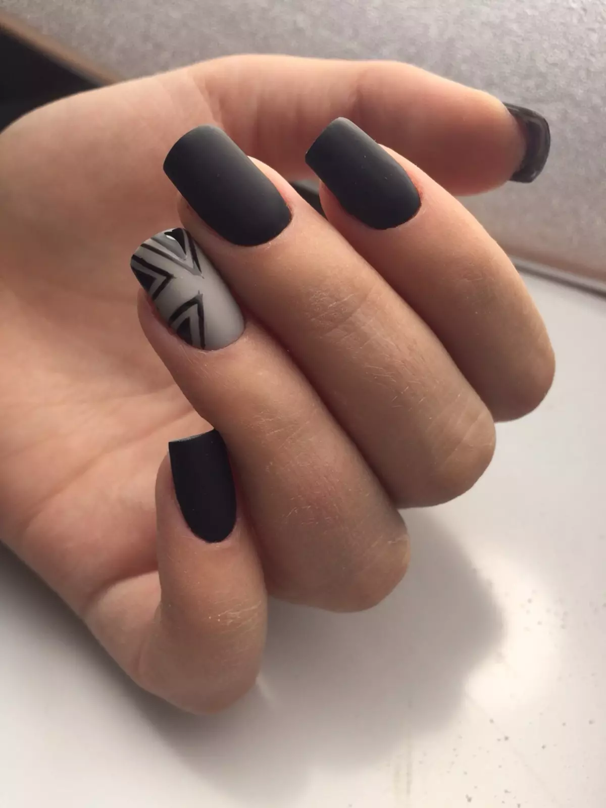 Matte gray manicure (37 photos): nail design ideas 17250_13