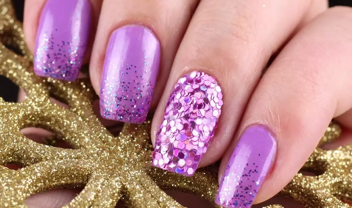 Design of lilac nails (63 photos): Ideas for a lilac color manicure with sparkles, rhinestones and pattern 17252_45