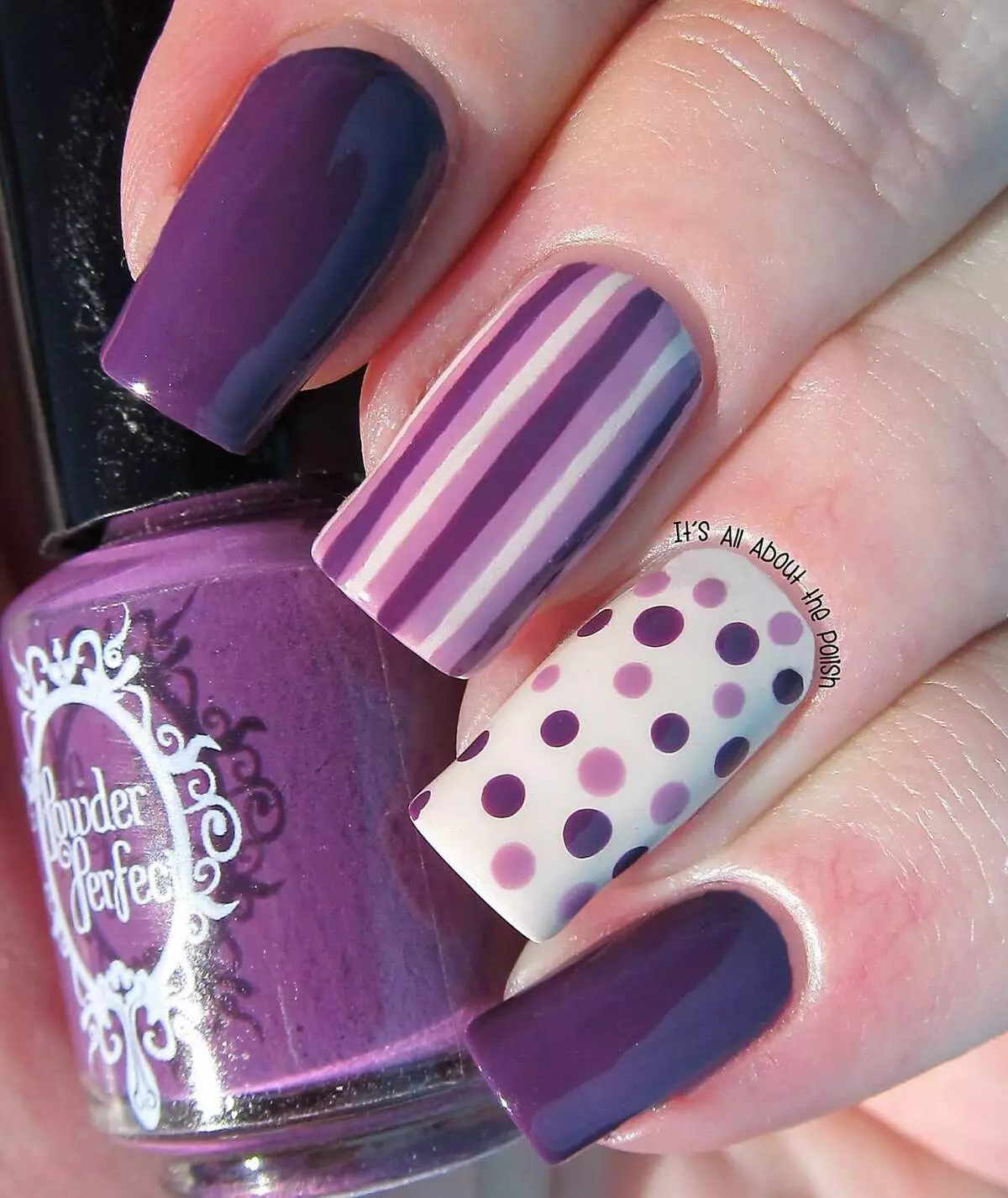 Design of lilac nails (63 photos): Ideas for a lilac color manicure with sparkles, rhinestones and pattern 17252_53
