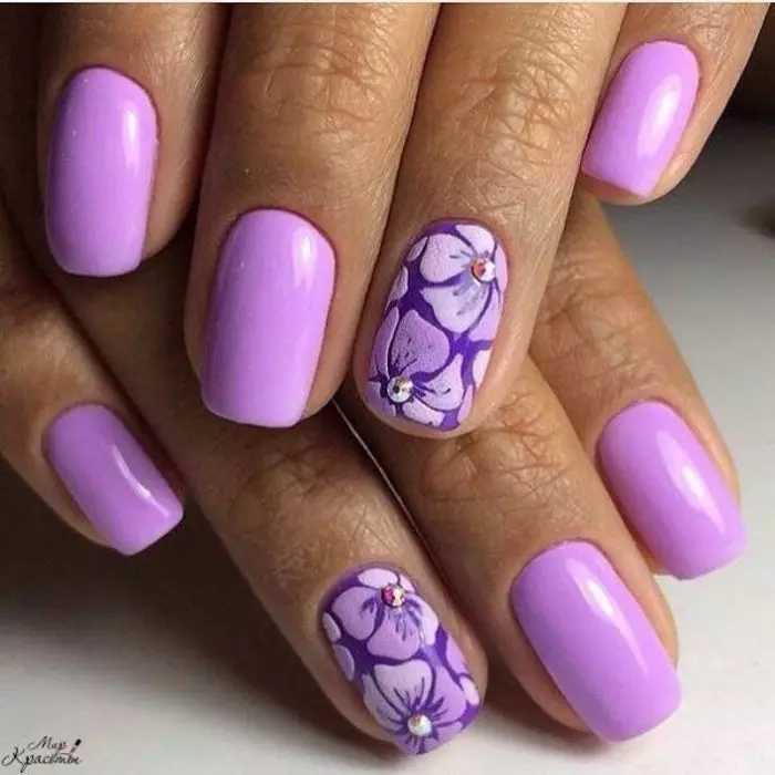 Lilac Nails- ის დიზაინი (63 ფოტო): იდეები lilac ფერადი მანიკური ერთად sparkles, rhinestones და ნიმუში 17252_62