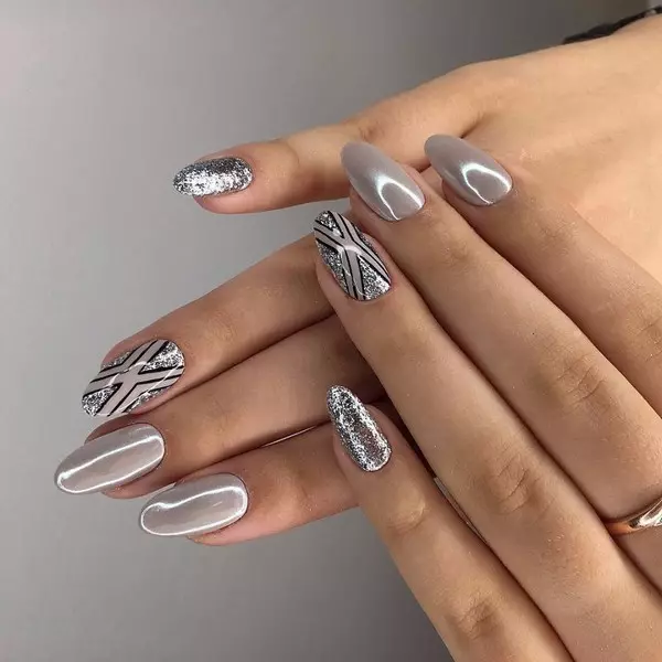 Grey Manicure (76 bilder): Nail design med svart og grå lakk og vakre kombinasjoner med blå paljetter og perler 17253_16