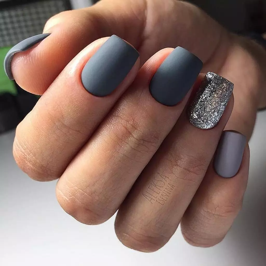 Manîzûnek Grey (76 Wêneyên): Nail Design with Lacquer Black and Grey 17253_25