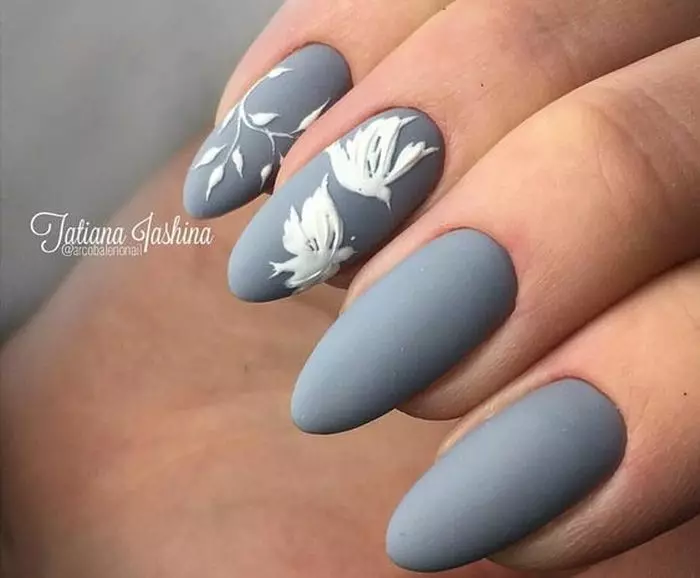 Grey Manicure (76 bilder): Nail design med svart og grå lakk og vakre kombinasjoner med blå paljetter og perler 17253_35