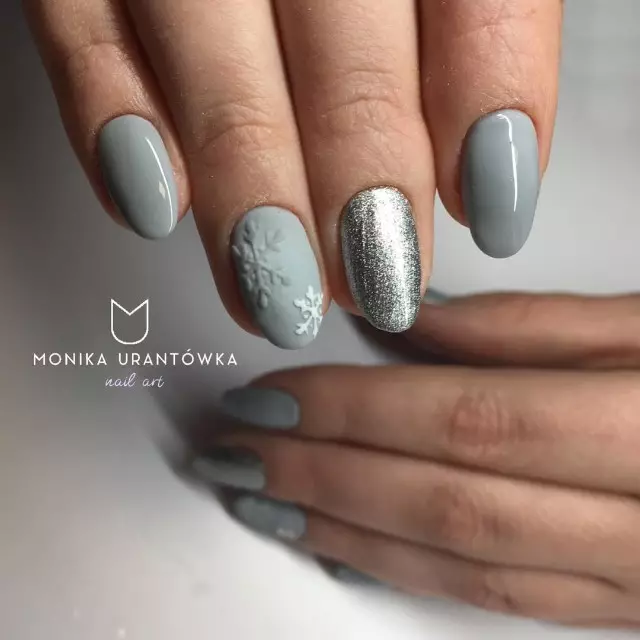 Grey Manicure (76 bilder): Nail design med svart og grå lakk og vakre kombinasjoner med blå paljetter og perler 17253_45