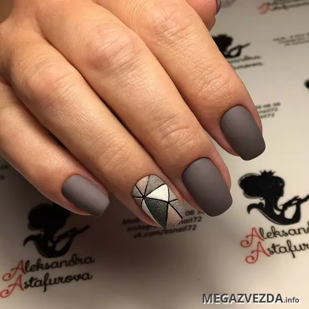 I-Grey Manicure (izithombe ezingama-76): Idizayini yezipikili nge-lacquer emnyama nempunga nezinhlanganisela ezinhle ezinama-sequins aluhlaza okwesibhakabhaka nobuhlalu 17253_5