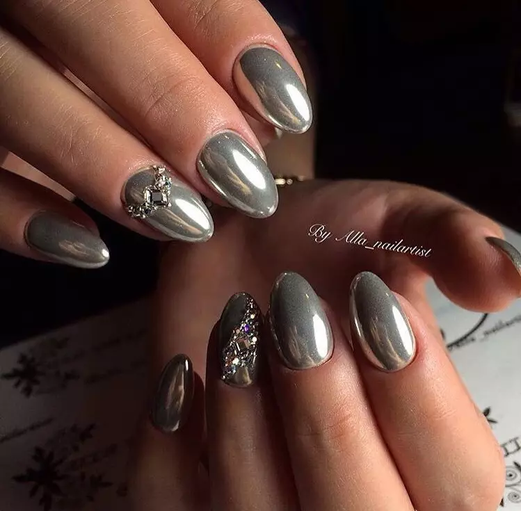 Manîzûnek Grey (76 Wêneyên): Nail Design with Lacquer Black and Grey 17253_71