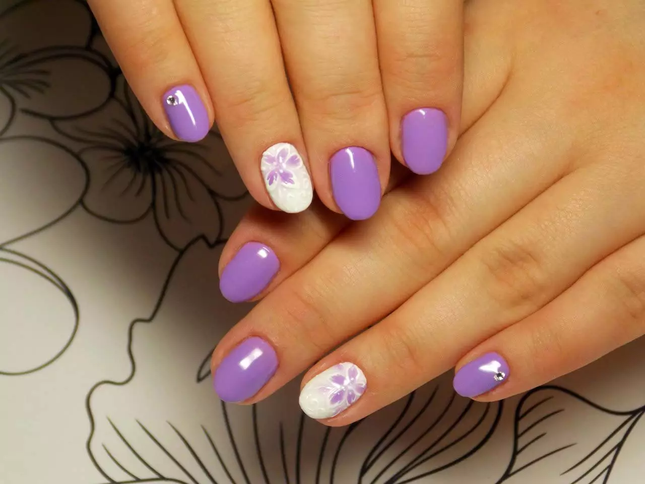 Skey-lilac manicure (45 litrato): lansang disenyo diha sa kahayag lilac ug azul patay 17254_13