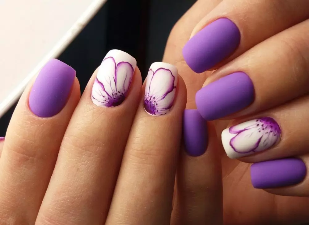 Skey-lilac manicure (45 फोटो): लाइट लिलाक आणि वायलेट शेड मध्ये नेल डिझाइन 17254_30