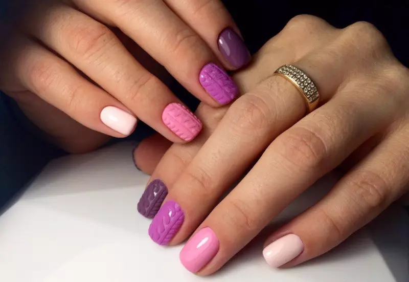 Senic-Lilac Manicure (linepe tse 45): Nail e qaqisa ka mabone a bobebe le violet shades 17254_31