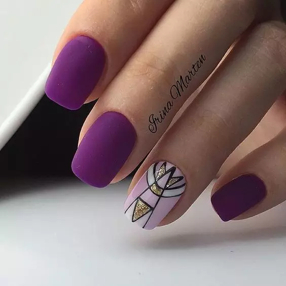 manicure skey-lilac (45 ຮູບພາບ): ການອອກແບບເລັບໃນ Lilac Lilac ແລະສີມ້ວງ 17254_35