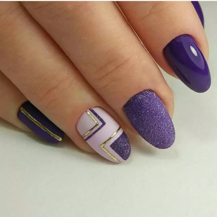 Skey-lilac manicure (45 फोटो): लाइट लिलाक आणि वायलेट शेड मध्ये नेल डिझाइन 17254_37