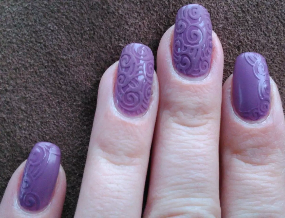 MANICURA SKEY-LILAC (45 fotos): diseño de uñas en lila ligera y tonos violetas 17254_42