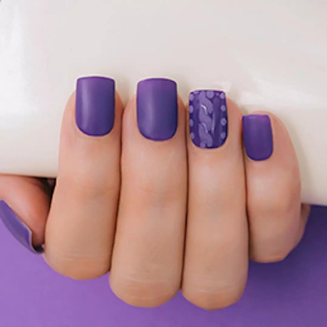 Skey-Lilac Manicure (45 fotoj): Najla dezajno en malpezaj siringoj kaj violaj nuancoj 17254_44