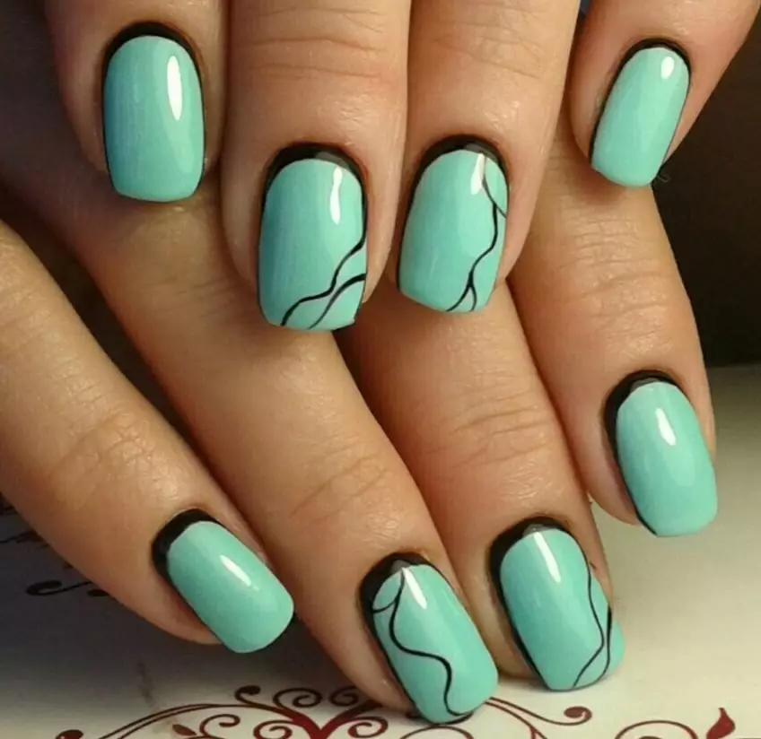 Turquoise manicure (121 mga larawan): Kuko disenyo sa pamamagitan ng turkesa matte barnisan sa rhinestones at sparkles 17256_62