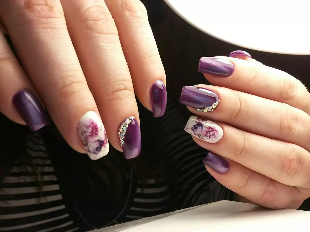 Manicura en colores púrpuras (32 fotos): Ideas de diseño de uñas 17257_12
