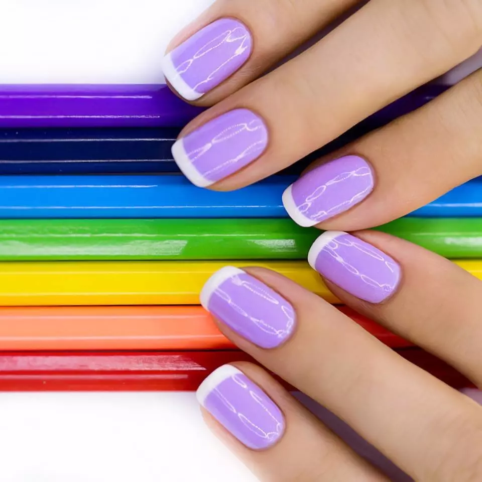 Manicura en colores púrpuras (32 fotos): Ideas de diseño de uñas 17257_23