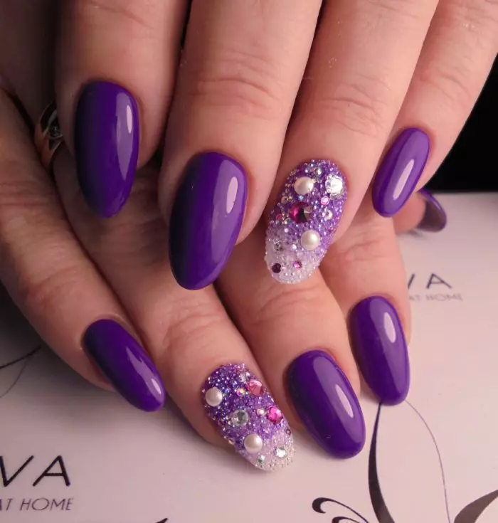 Manicure dalam warna ungu (32 foto): Ide Desain Kuku 17257_27